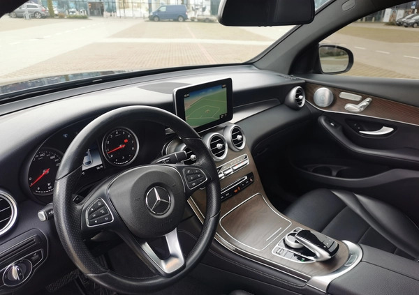 Mercedes-Benz GLC cena 164900 przebieg: 73000, rok produkcji 2018 z Słupsk małe 781